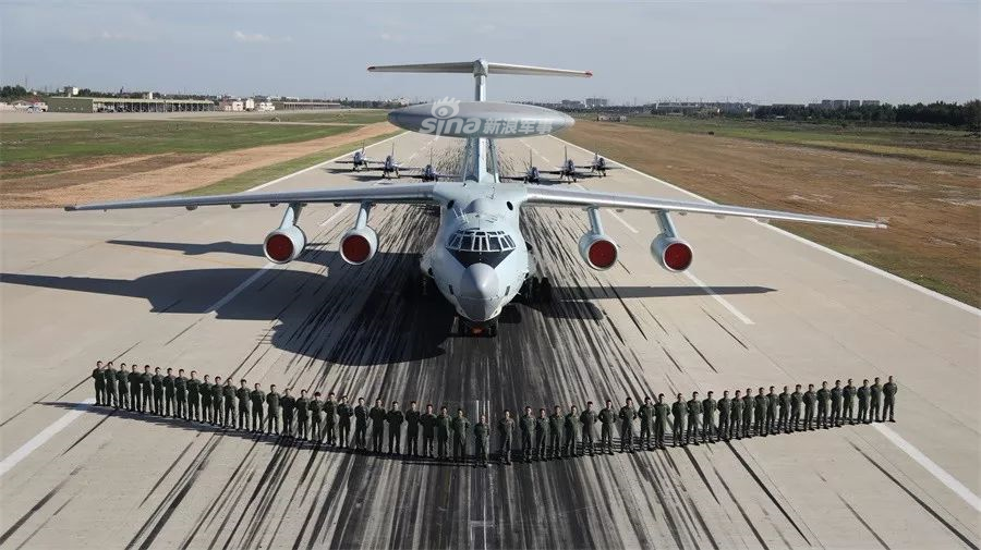 一条阅兵路 半部预警史:空警2000献礼人民空军70周年