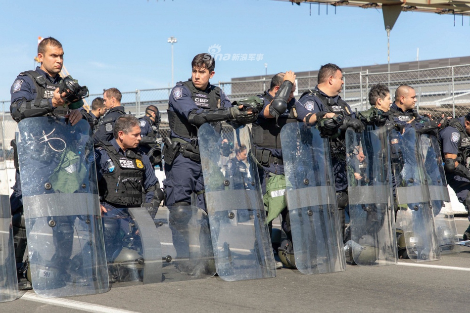 为帝国献身的时候到了!美军警愁眉苦脸防非法移民冲关