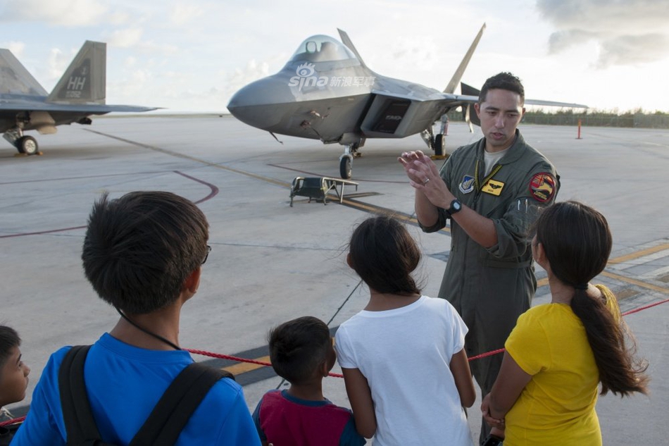 被上回台风吓坏了!美国民警卫队f22从夏威夷赴关岛演习