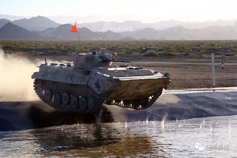 走进苏沃洛夫突击赛场:我军86a步战车备赛激情狂飙