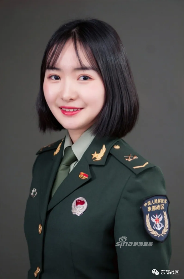 致敬最可爱的人!陆军通信女兵的两幅模样都很美