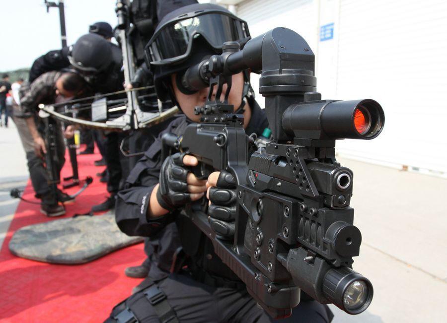 不知不觉干掉你!我陆军装备拐弯枪系92手枪升级版