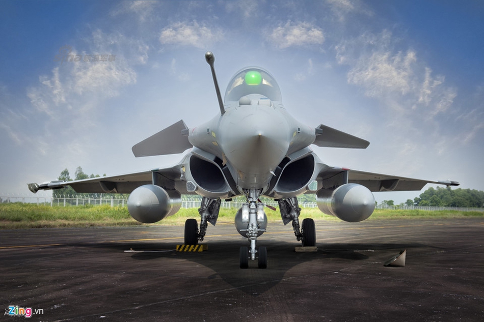 绝不向美帝屈服!法国海军接受最新升级阵风f3r战斗机