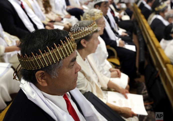 上帝能同意美数百教徒在教堂携枪结婚吓跑小学生