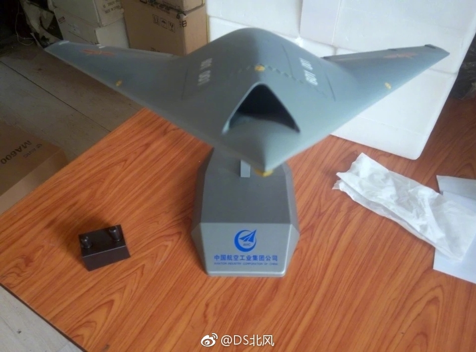 美放弃x47b转而发展无人加油机 中国利剑是否应效仿