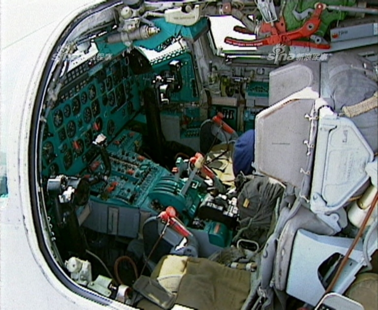 中国差点买它?俄逆火轰炸机座舱曝光飞行员超憋屈