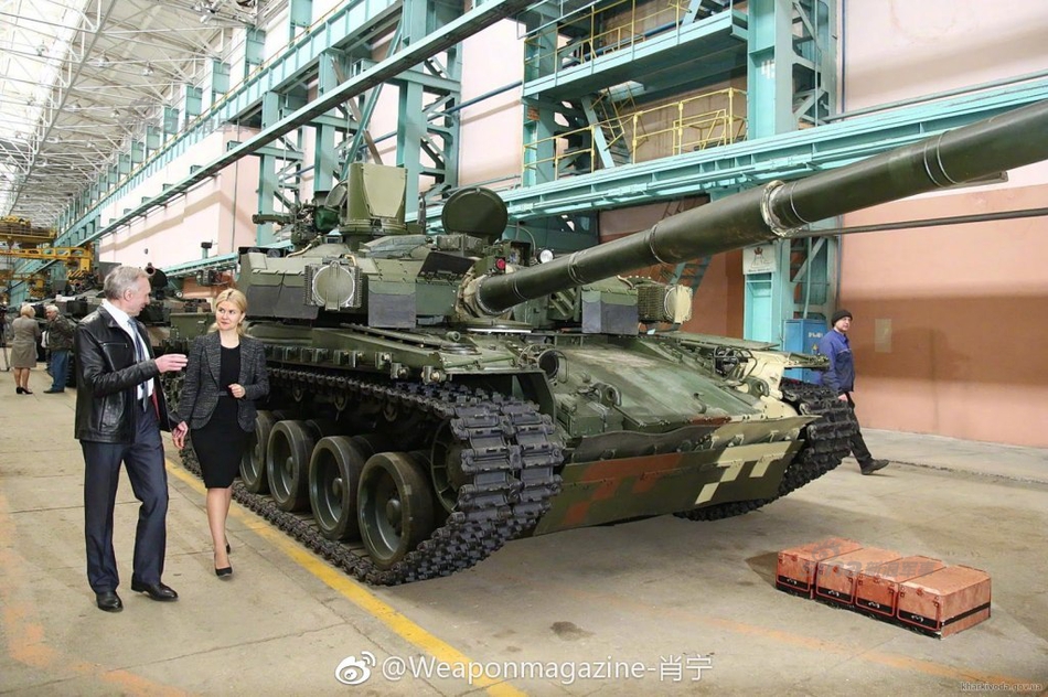 1 / 7 泰国从乌克兰订购的最后5辆t84"堡垒"主战坦克终于下线,准备