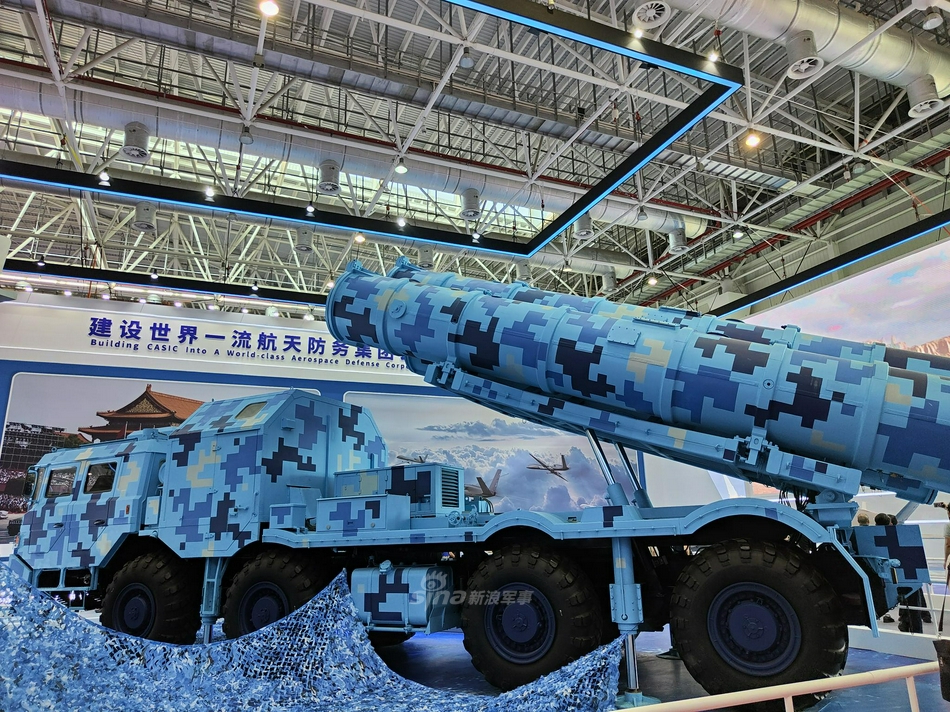 镇守海疆!海军鹰击62岸舰导弹发射车实物亮相航展