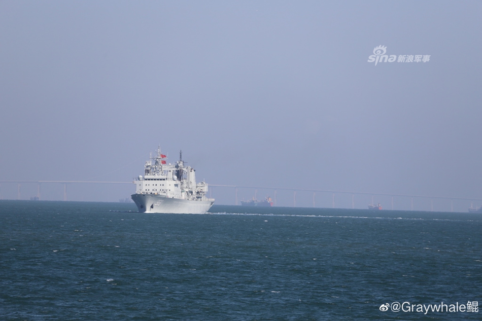 刷经验要趁早我903型补给舰可可西里湖号首赴亚丁湾