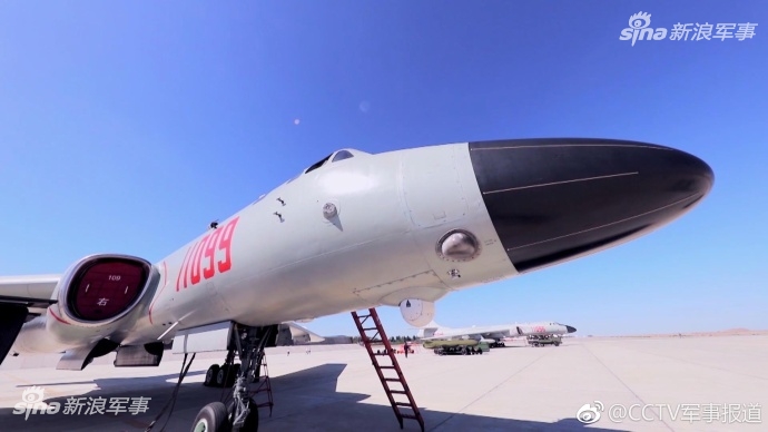 先锋驭战神!刘锐驾驶轰炸机掠海巡天破岛链