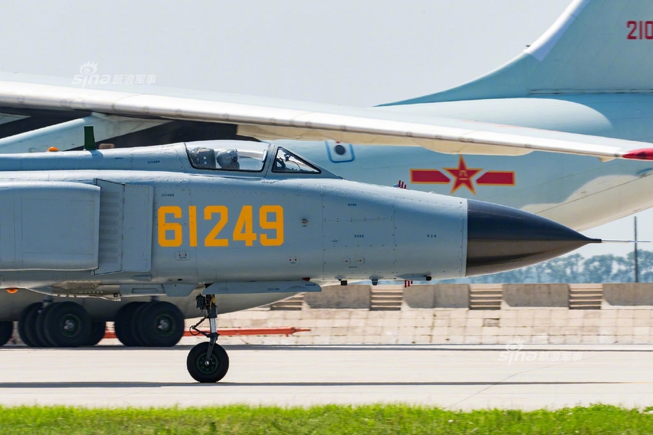 曾要被用来单挑f22!我军歼8战机依旧帅气逼人