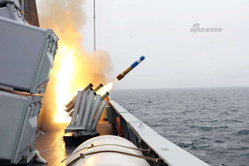 1 / 9 5月27日至30日,北部战区海军056型护卫舰黄石舰等舰只快速机动