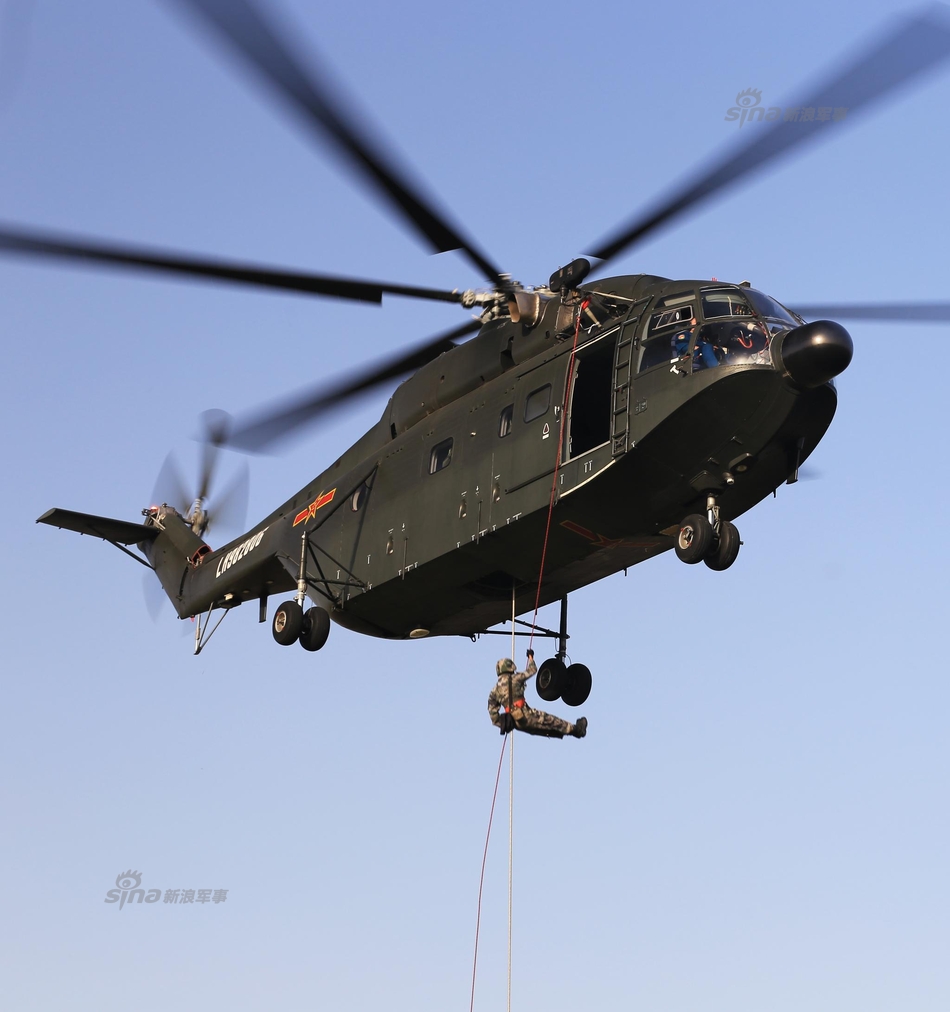 直20何时来接班?我军陆航直8演习士兵快速索降