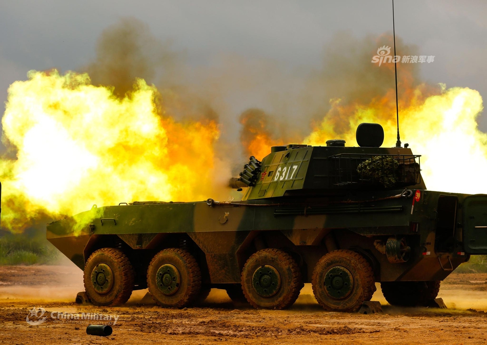 打得准跑得快!我军122毫米轮式榴弹炮火力输出