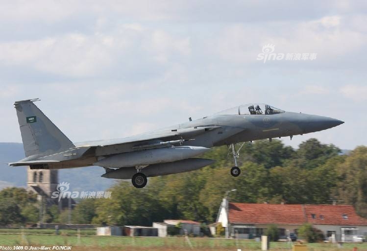 照样被胡塞暴锤沙特空军秀猛照f15挂载12枚导弹