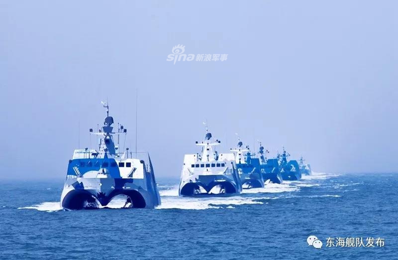 东海狼群练奔袭!中国海军022导弹快艇编队冬日出击