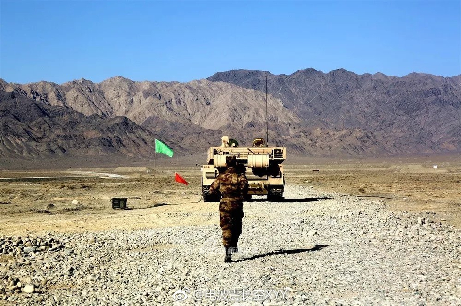 美军范十足我陆军沙漠迷彩99a坦克亮剑西北戈壁