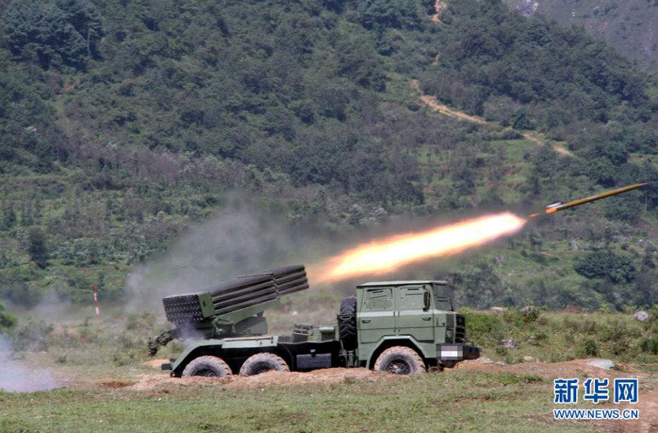 老炮打出新威力!解放军122毫米火箭炮霸气侧漏