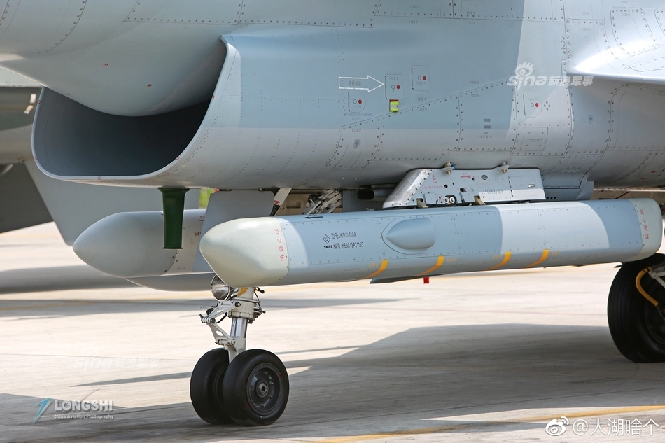 专门猎杀敌方雷达!我军歼10b携鹰击91狂练反辐射