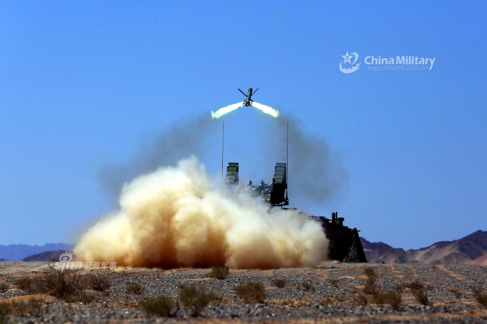 代号坦克收割机我军红箭10反坦克导弹大漠怒射