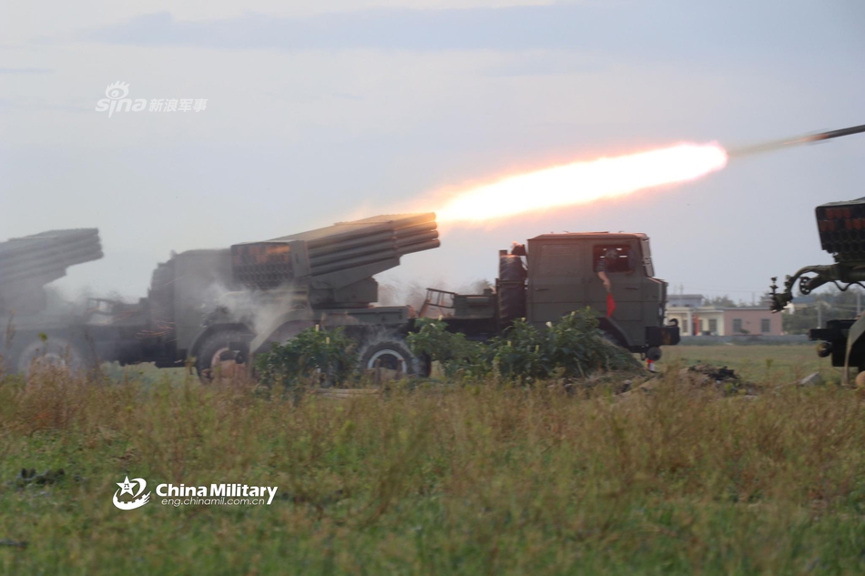 我军81式122毫米火箭炮火力炸射_高清图集_新浪网