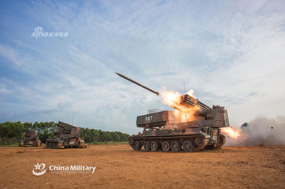 老炮猛打火力全开!我陆军89式自行火箭炮戈壁实射