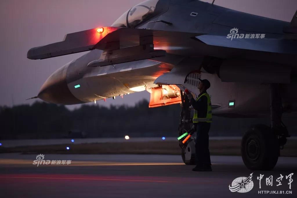 老将出马一个顶俩!我贺兰飞狮歼11bs战机砥砺练兵
