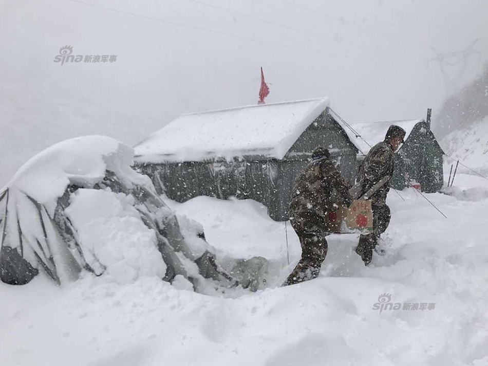 防止印度再捣乱!中国西藏边防官兵踏雪守边疆_高清图集_新浪网