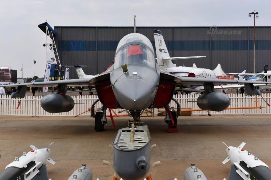 16 最重要的是,"猎鹰"的机体寿命可达10000飞行小时,这在我军教练机