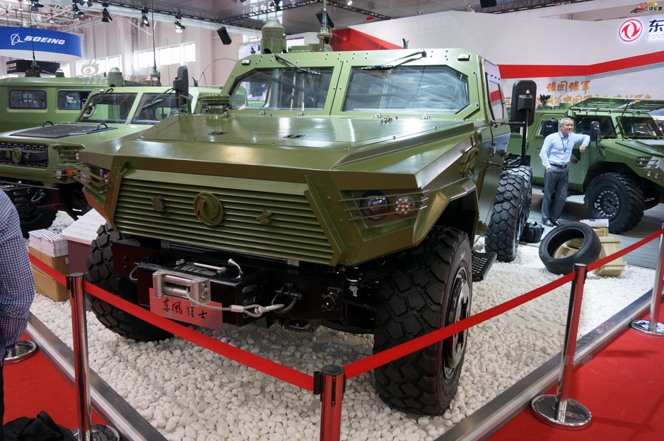 性能远超美军悍马!解放军猛士军车造型很威猛_高清图集_新浪网