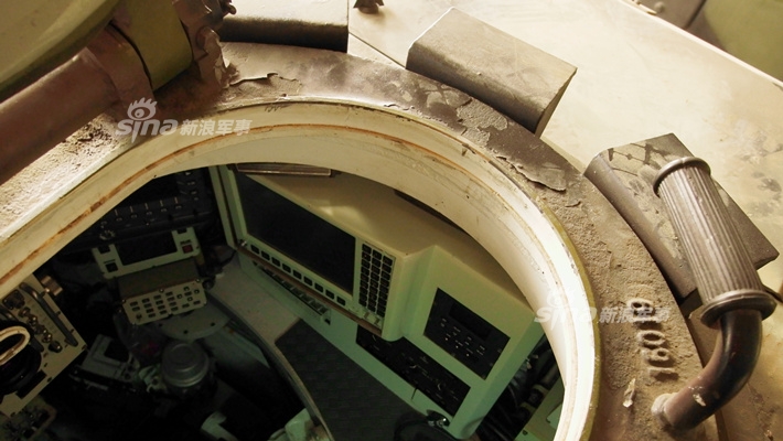 显示屏都是国际领先中国造vt4坦克驾驶舱细节曝光