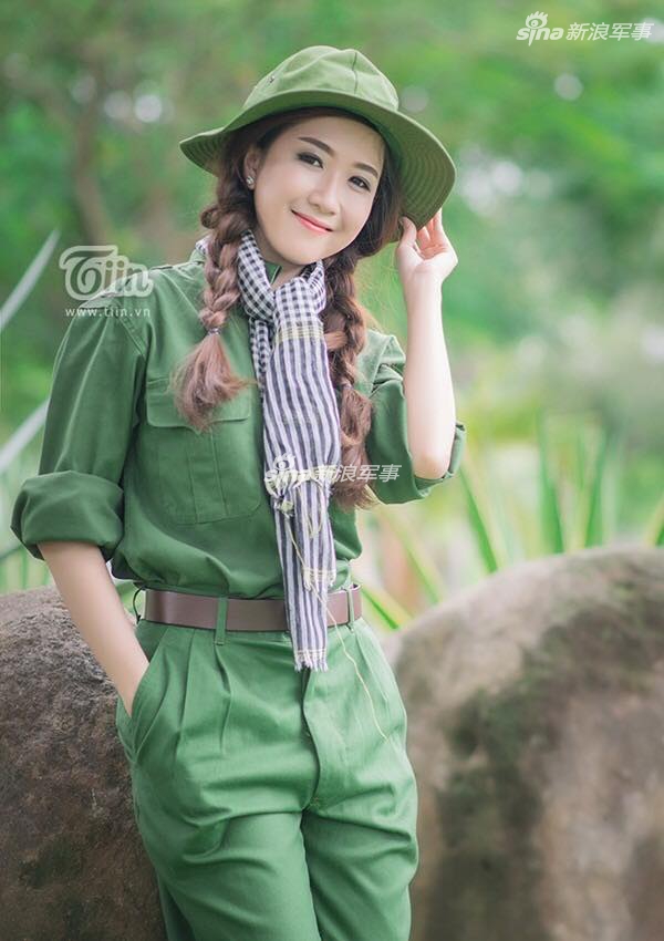 安南小妹不错呦!越南文工团文艺兵长相挺甜美