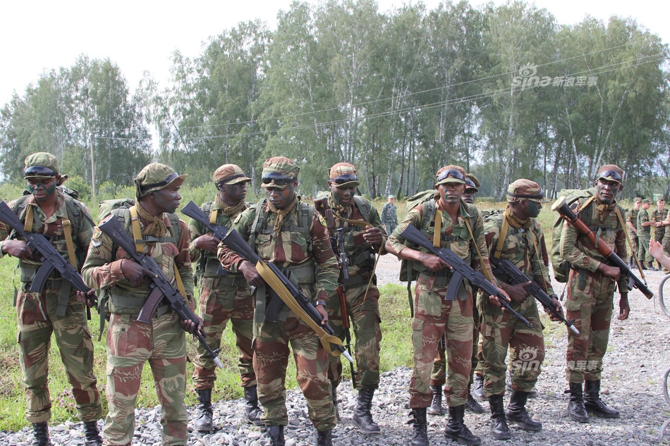 非洲特种兵在西伯利亚森林迷路