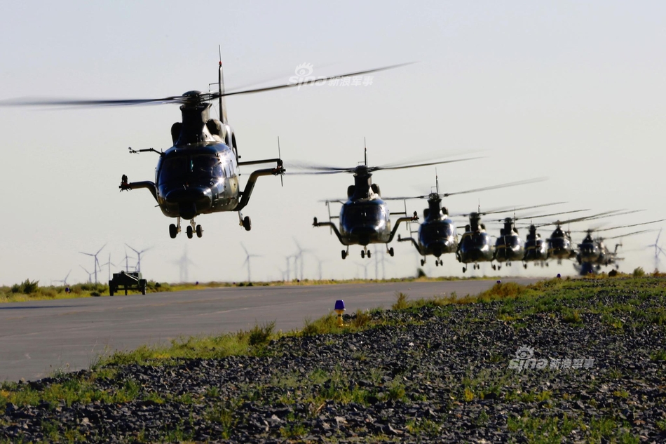 大黃蜂群來襲!解放軍陸航大批武裝直升機集結