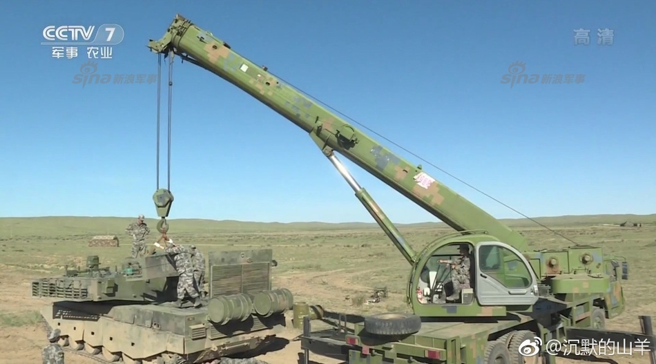 这技术助99a坦克世界最强战力 动力舱整体吊装