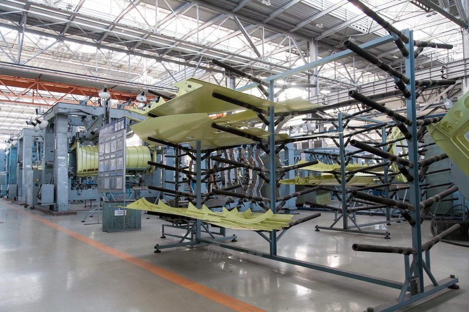 中国又订一批战机?俄共青城飞机厂公开苏35生产线