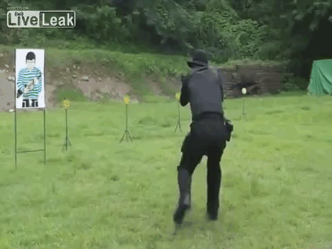 作秀呢？韩国反恐部队的射击花样百出 令人眼花缭乱