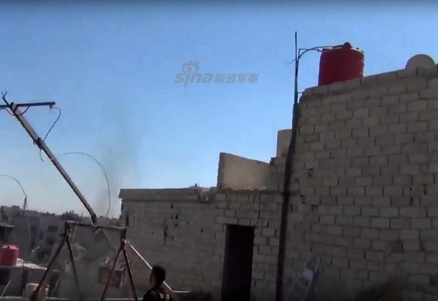 时空穿越?叙利亚战场上出现发射火球的投石机