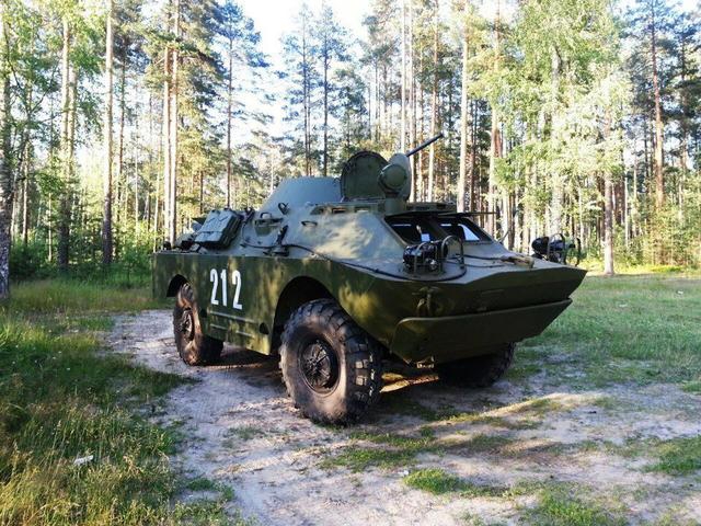 什么豪车在它面前就是渣!俄罗斯最爱改装装甲车出行