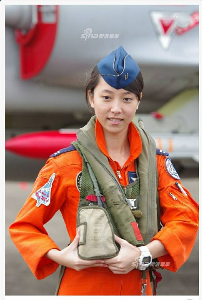 台湾空军飞行员图片