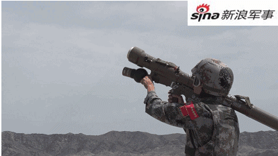 土库曼斯坦总统观看中国造前卫-2防空导弹