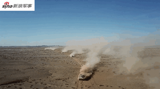 土豪旅装甲洪流！我陆军沙漠迷彩99A坦克亮剑戈壁