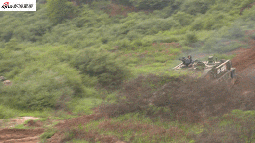 土豪师战力Max！我陆军实战演练99A坦克04步战齐上阵