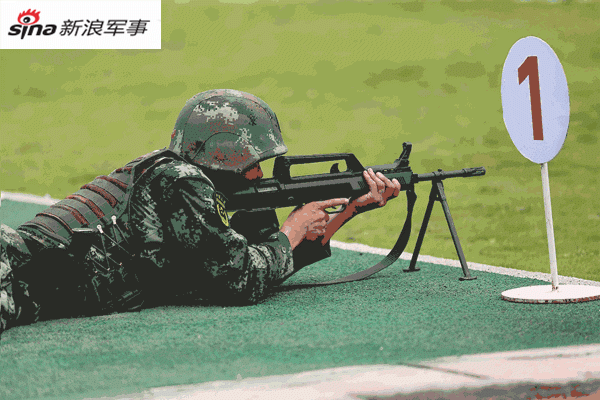我们都是神枪手!我武警特战队员花式射击竞赛有看头