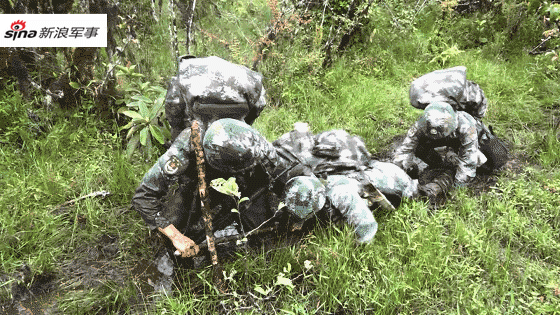 生死置之度外！我边防战士巡逻西藏墨脱爬雪山过沼泽