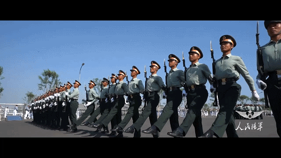 地表最强方队！国庆阅兵训练场上陆军官兵精彩前瞻