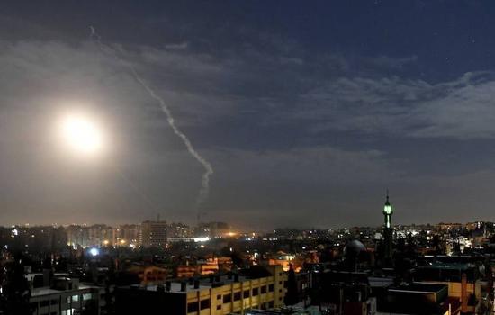 以色列再次空袭叙利亚基地 叙军称拦截多枚来袭