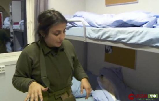 挪威军队男女混住宿舍内部曝光 男女兵一起叠被