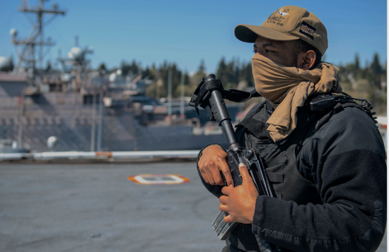 美军驻太平洋航母数量归零 还遭辽宁舰编队行动