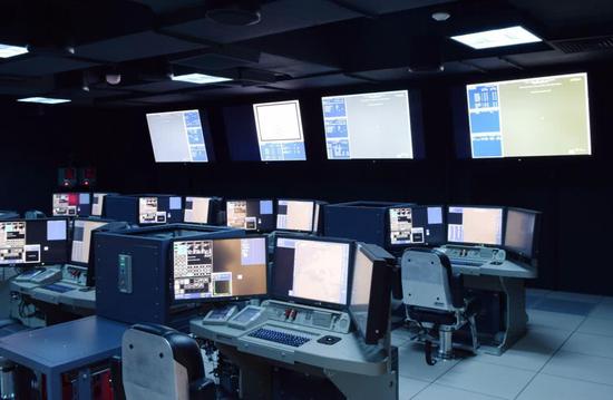 英女王号航母指挥中心曝光 显控台领先中国一代(图)